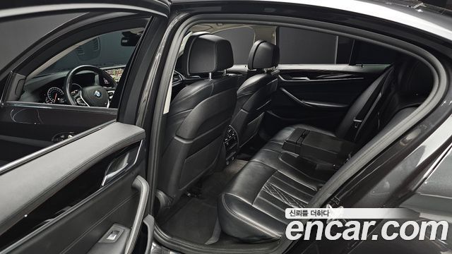 BMW 5-Series 520d xDrive Luxury Plus
