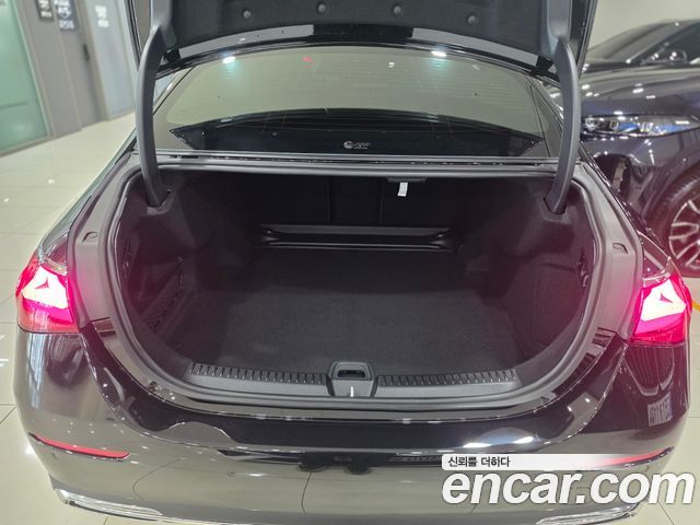Mercedes-Benz E-Class E200 Avantgarde