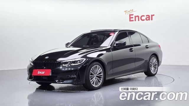 BMW 3-Series 320i Luxury