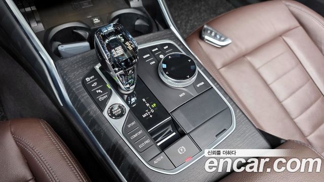 BMW 3-Series 320i Luxury
