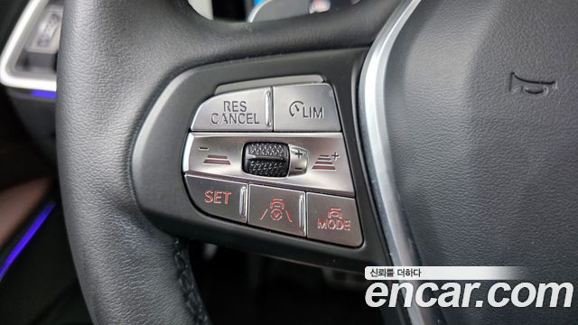 BMW 3-Series 320i Luxury