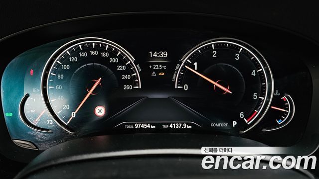 BMW 5-Series 520d xDrive M Sport Package Plus