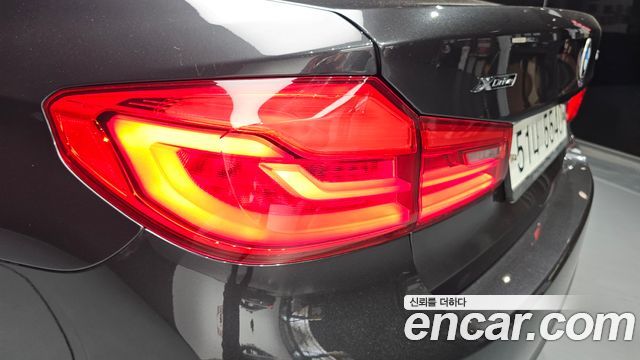 BMW 5-Series 520d xDrive M Sport Package Plus