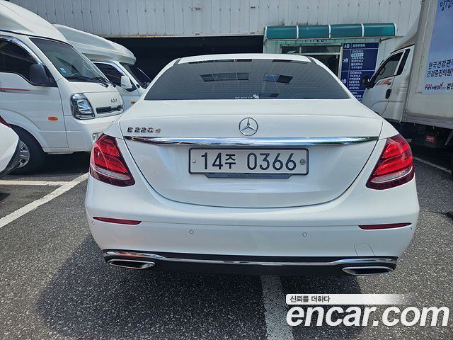 Mercedes-Benz E-Class E220d Exclusive