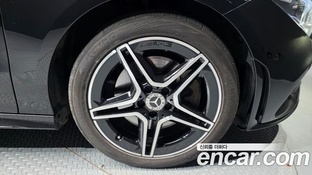 Mercedes-Benz CLA-Class CLA250 4MATIC