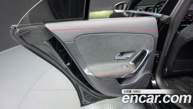 Mercedes-Benz CLA-Class CLA250 4MATIC