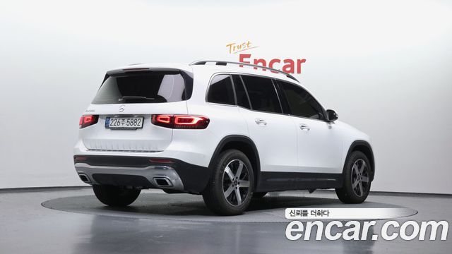 Mercedes-Benz GLB-Class GLB220