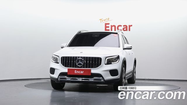 Mercedes-Benz GLB-Class GLB220