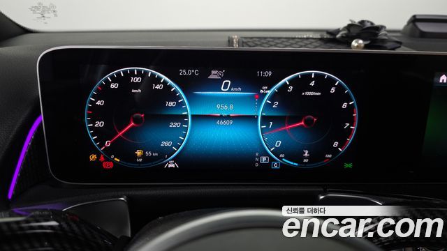 Mercedes-Benz GLB-Class GLB220