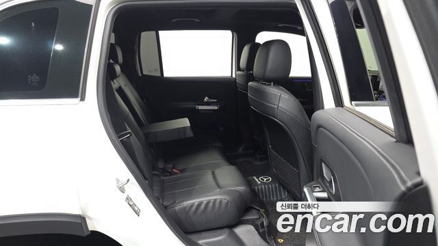 Mercedes-Benz GLB-Class GLB220