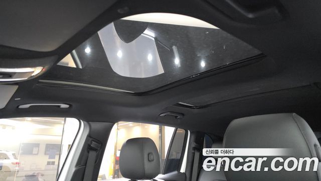 Mercedes-Benz GLB-Class GLB220