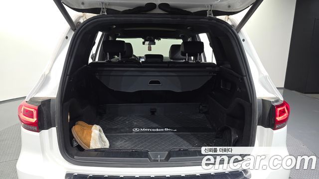 Mercedes-Benz GLB-Class GLB220