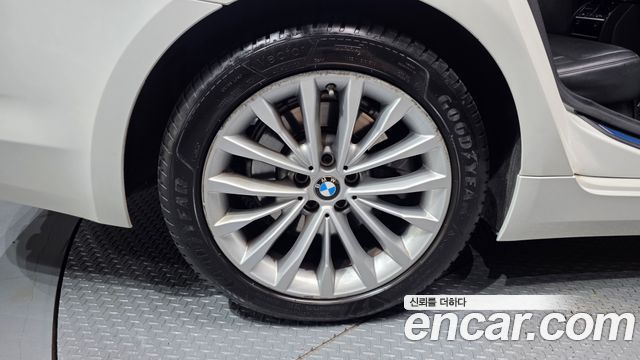 BMW 5-Series 530i Luxury Plus