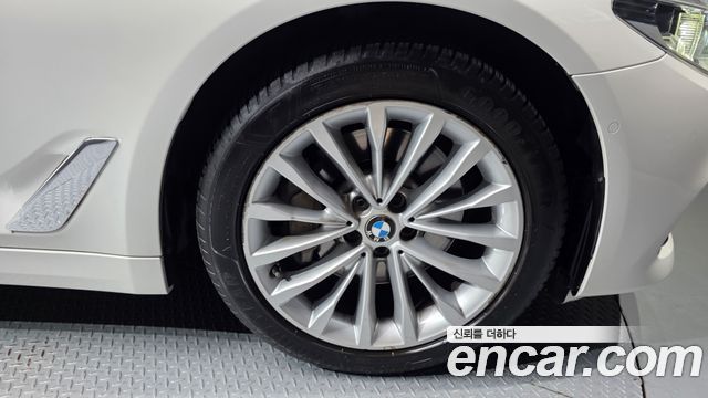 BMW 5-Series 530i Luxury Plus