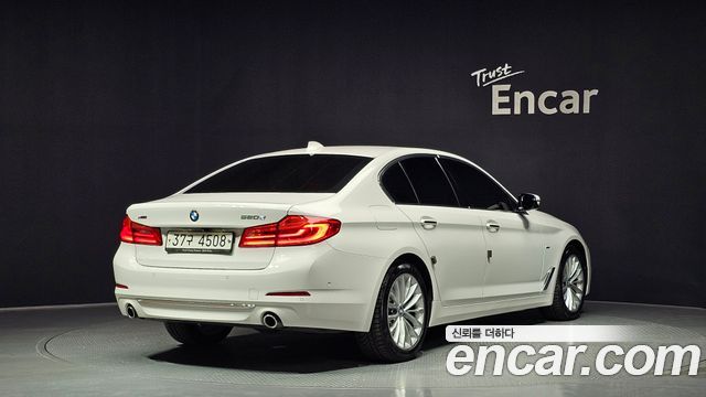 BMW 5-Series 520d xDrive Luxury Plus