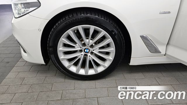 BMW 5-Series 520d xDrive Luxury Plus