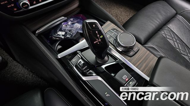BMW 5-Series 520d xDrive Luxury Plus