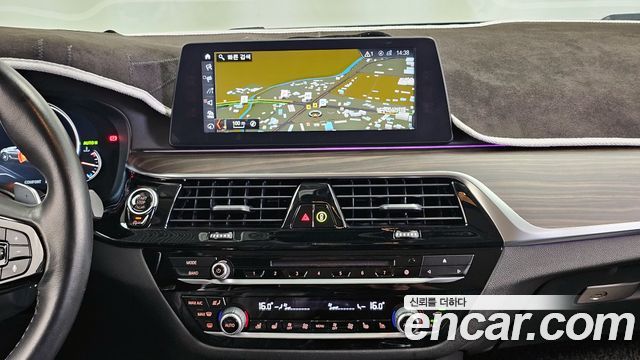 BMW 5-Series 520d xDrive Luxury Plus