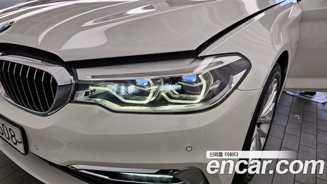 BMW 5-Series 520d xDrive Luxury Plus