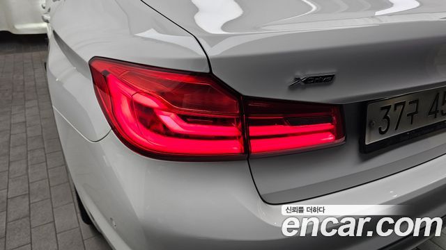 BMW 5-Series 520d xDrive Luxury Plus