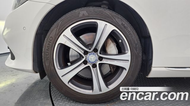 Mercedes-Benz E-Class E300 Avantgarde