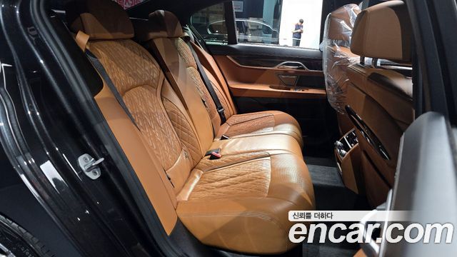 BMW 7-Series 740i Design Pure Excellence