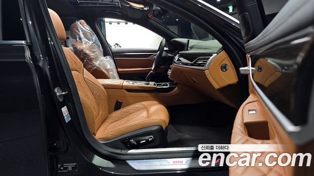 BMW 7-Series 740i Design Pure Excellence