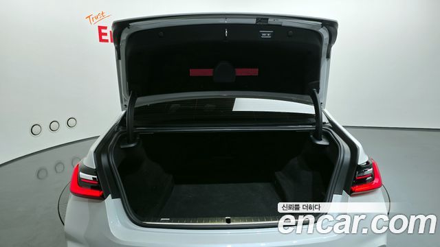 BMW 7-Series 740i M Sport