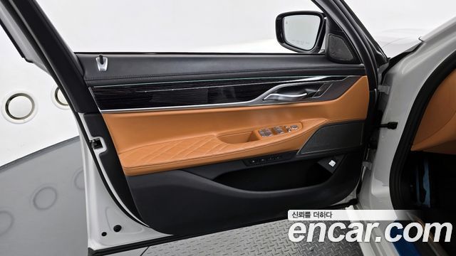 BMW 7-Series 740i M Sport