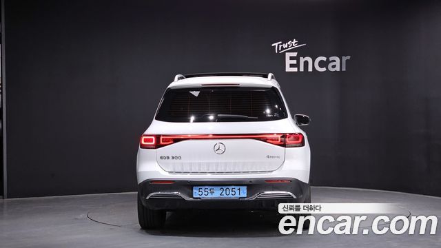 Mercedes-Benz EQB EQB300 4MATIC AMG Line