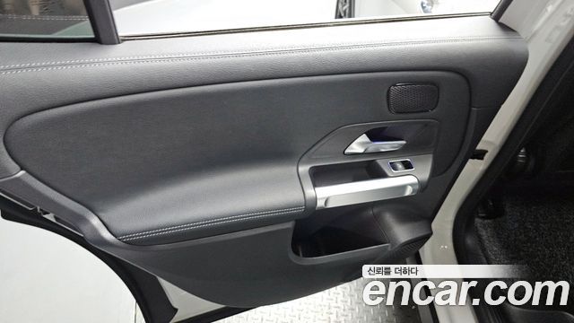 Mercedes-Benz EQB EQB300 4MATIC AMG Line