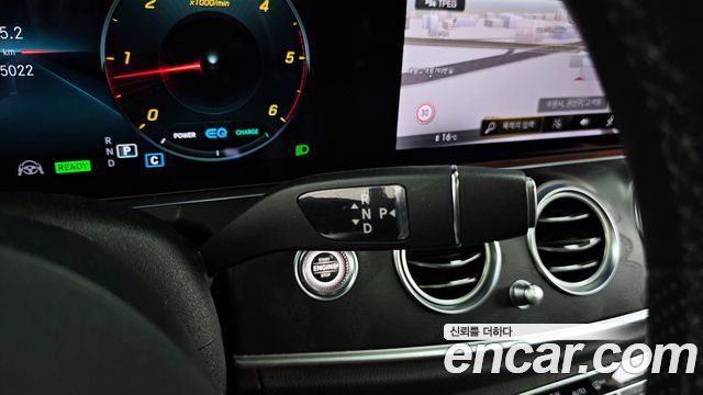 Mercedes-Benz E-Class E220d 4MATIC AMG Line