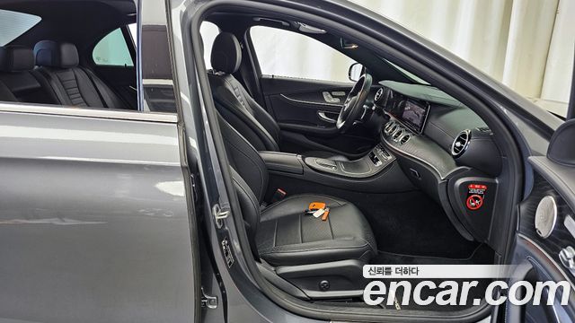 Mercedes-Benz E-Class E220d 4MATIC AMG Line