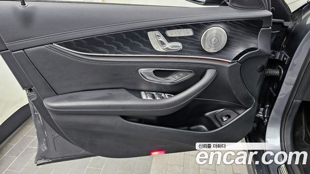 Mercedes-Benz E-Class E220d 4MATIC AMG Line