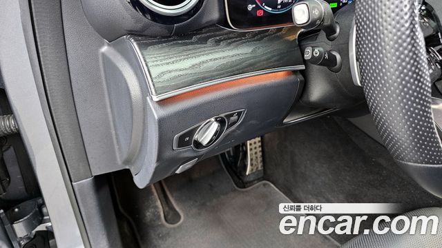 Mercedes-Benz E-Class E220d 4MATIC AMG Line