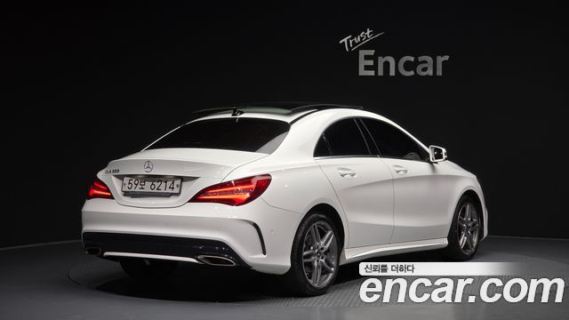 Mercedes-Benz CLA-Class CLA220 AMG Line