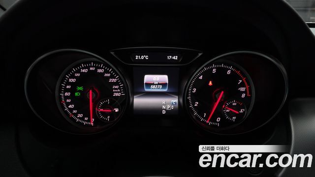 Mercedes-Benz CLA-Class CLA220 AMG Line