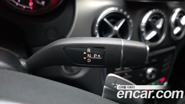 Mercedes-Benz CLA-Class CLA220 AMG Line
