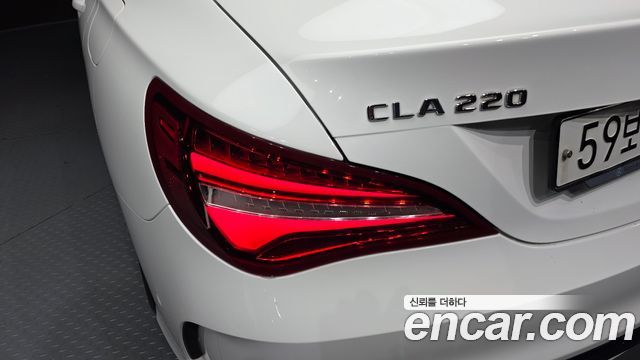 Mercedes-Benz CLA-Class CLA220 AMG Line