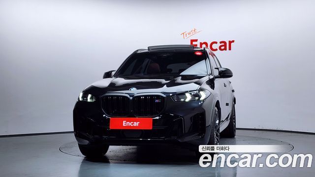 BMW X5 M60i