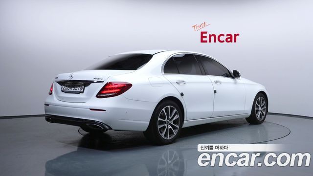 Mercedes-Benz E-Class E300 4MATIC Avnatgarde