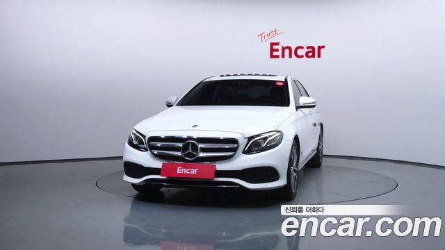 Mercedes-Benz E-Class E300 4MATIC Avnatgarde