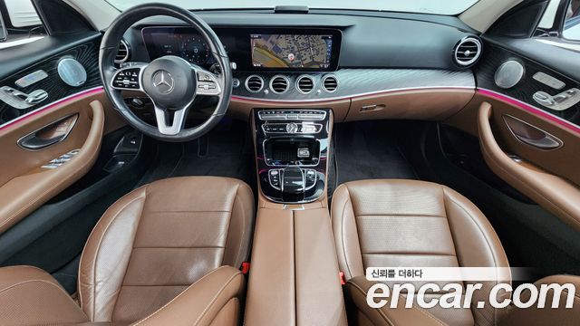 Mercedes-Benz E-Class E300 4MATIC Avnatgarde