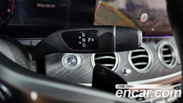 Mercedes-Benz E-Class E300 4MATIC Avnatgarde