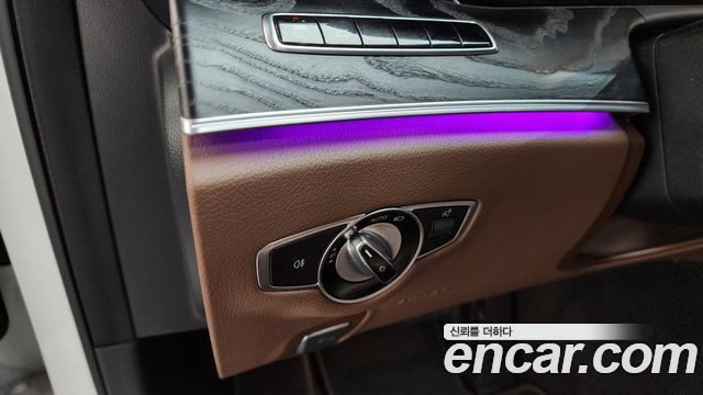 Mercedes-Benz E-Class E300 4MATIC Avnatgarde