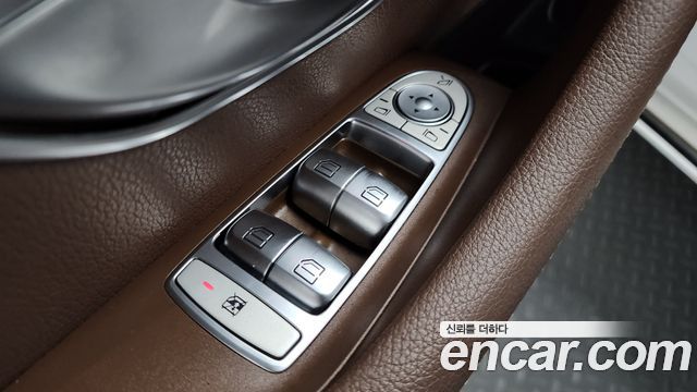 Mercedes-Benz E-Class E300 4MATIC Avnatgarde