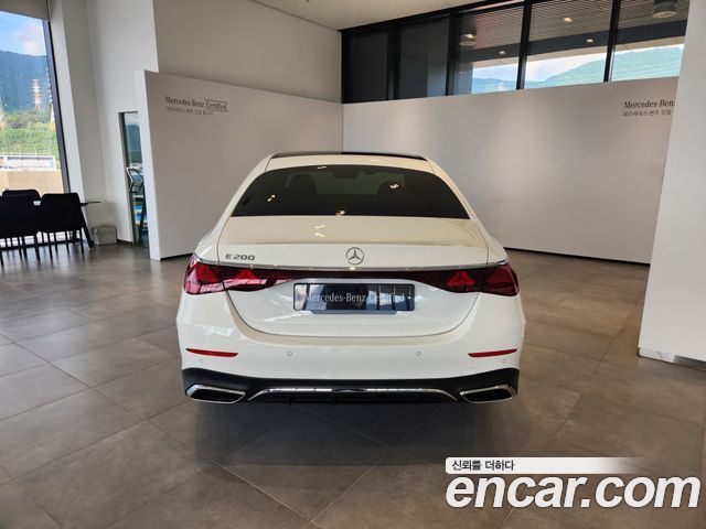 Mercedes-Benz E-Class E200 AMG Line