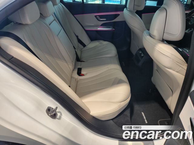 Mercedes-Benz E-Class E200 AMG Line