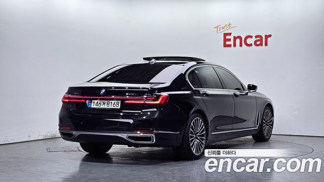 BMW 7-Series 740Li xDrive Design Pure Excellence