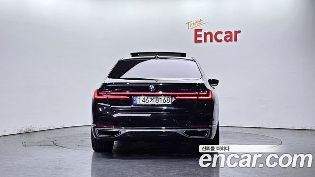 BMW 7-Series 740Li xDrive Design Pure Excellence